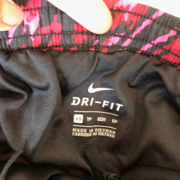 Nike Dri-Fit Running Shorts and Tank Top - Picture 3 of 6